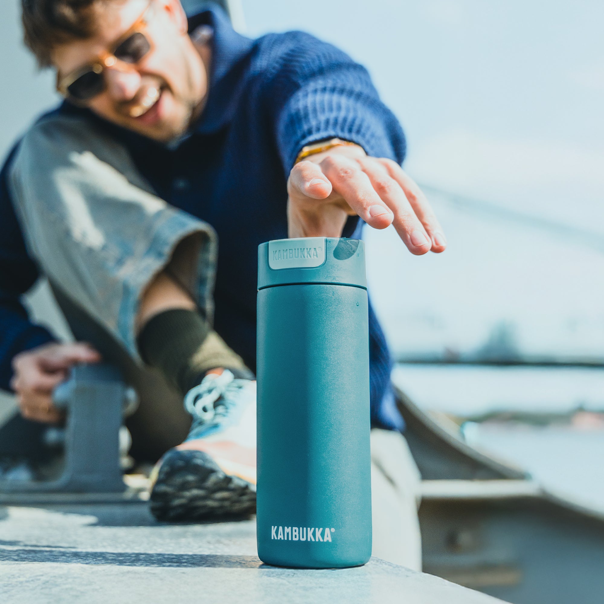 kambukka-olympus-thermosbecher-500-ml-peacock-blue image 6
