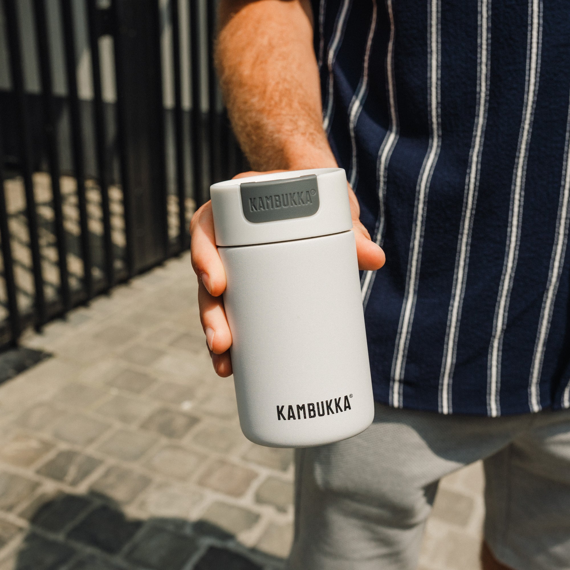 kambukka-olympus-300-ml-thermosbecher-marshmallow-white image 6