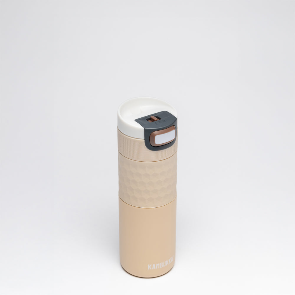kambukka-etna-grip-kaffeebecher-500-ml-barely-beige image 2
