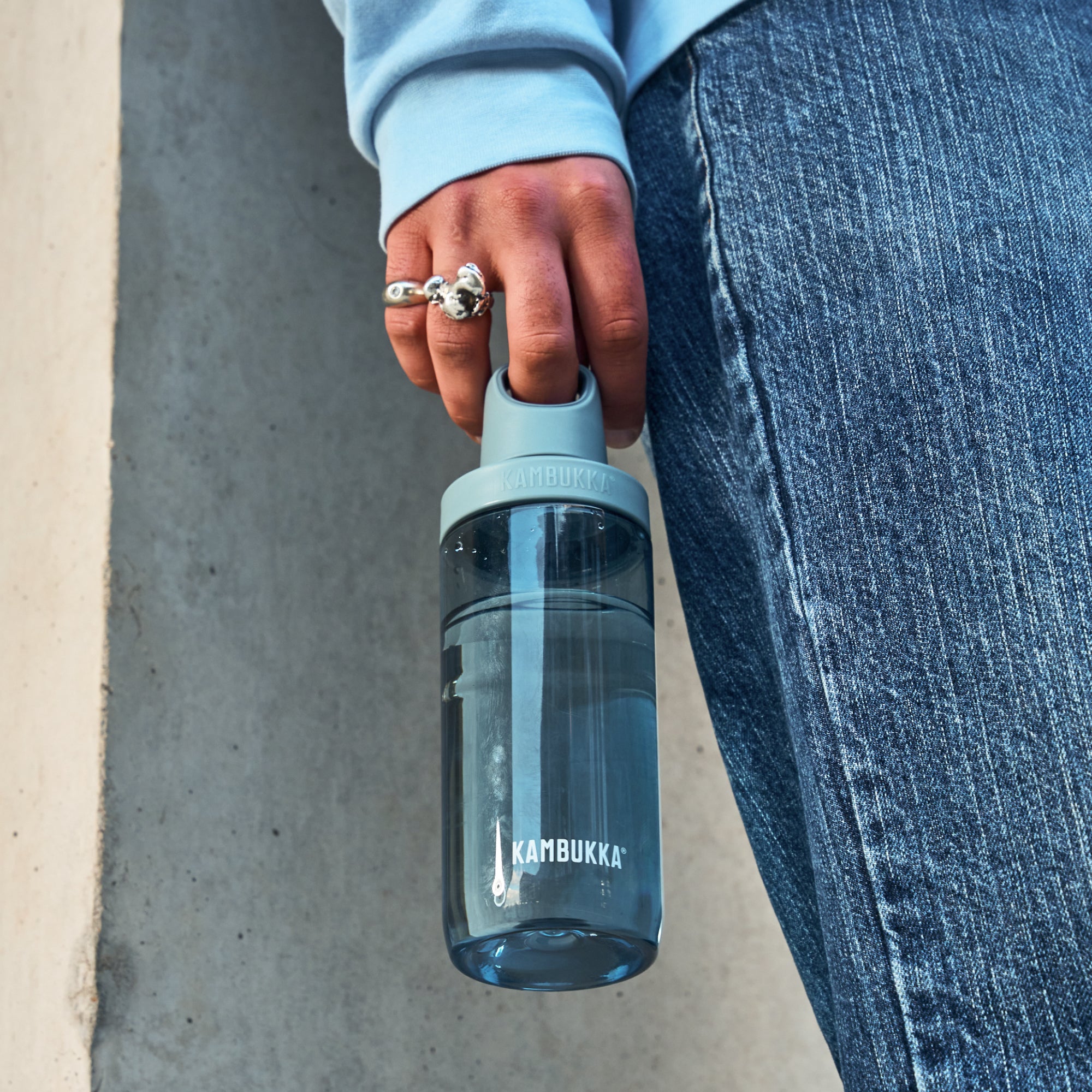 kambukka-reno-trinkflasche-500-ml-grey-auslaufsicher image 7